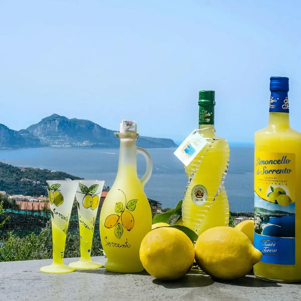 Limoncello-in-Sorrento_