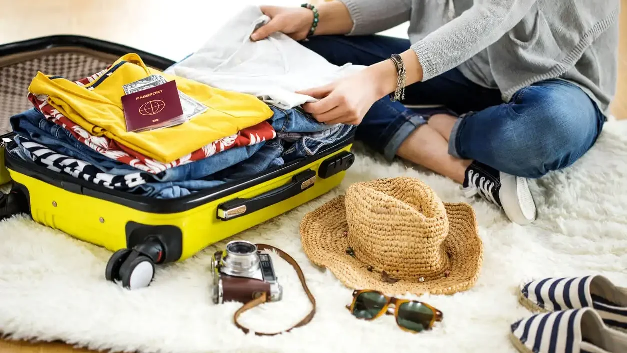 how-to-pack-a-suitcase-for-vacations